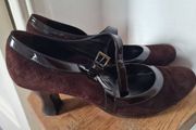 ladies healed  brown shoes size 7