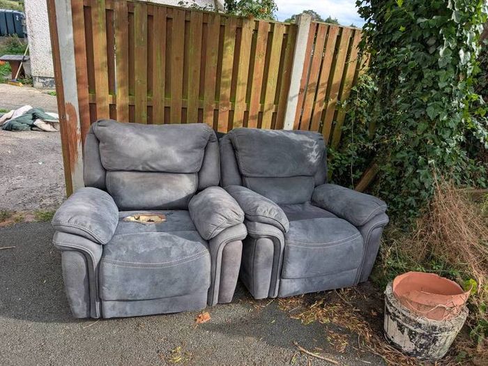 Free - Recliners