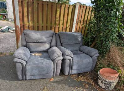 Free - Recliners