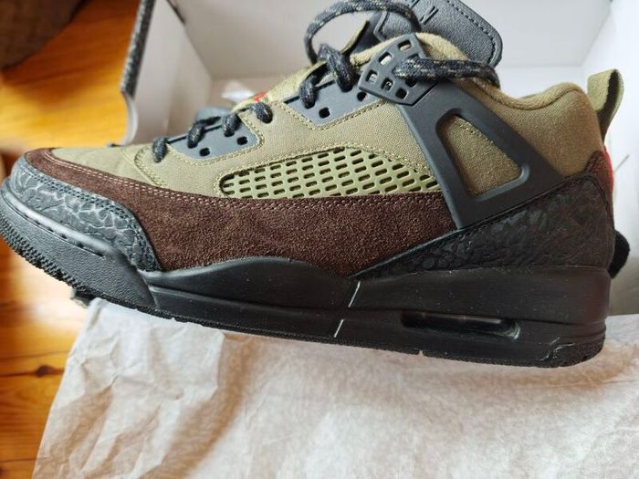 Jordan Spizike Low