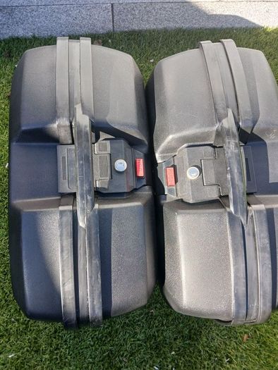 Motorcycle panniers