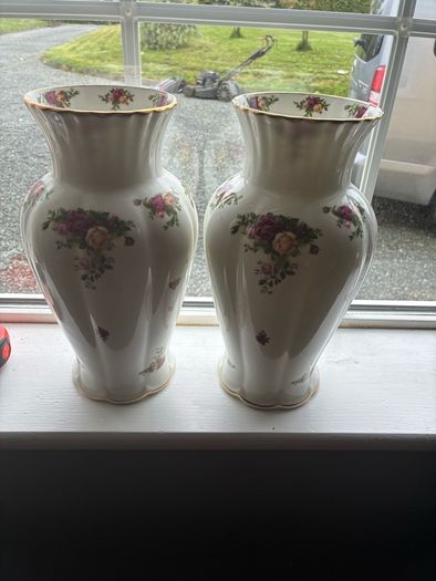 OLD Country Rose - Royal Albert - various