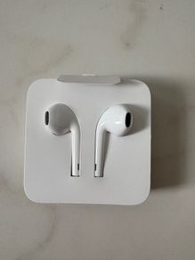 Genuine Apple EarPods with Lightning Connector - Brand New