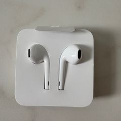 Genuine Apple EarPods with Lightning Connector - Brand New