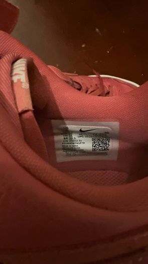 pink nike trainers