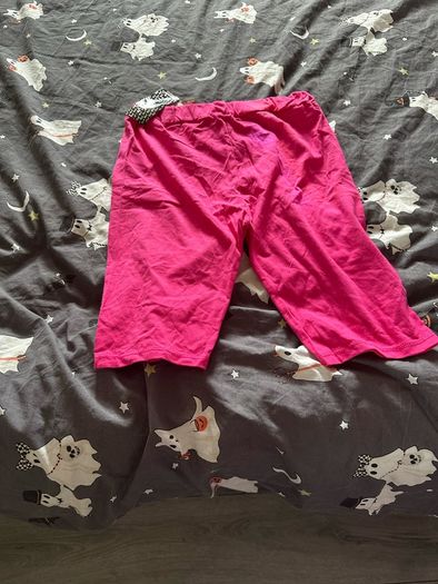 pink shorts
