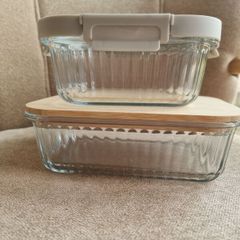 Ribbed glass containers
