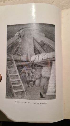 Walker's Quarterly. Rare 1930.windmills In Sussex By G. M. Fowell. Illustrated & Data Coloured By A. Ford Hughes. First Edition Paperback In Good Condition Complete With Walker's. Monthly Pull Out. See Photos.