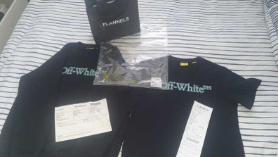 Off White Jumper/tee Shirt "confo"