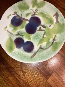 Print a la Main - St Clement France - 21 cm diameter colourful plate with Black Cherries and Green leaves