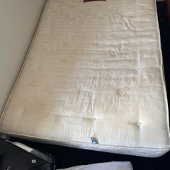 2 doubles mattresses for free