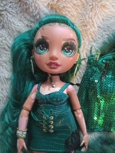 Jewel ritchie rainbow high doll