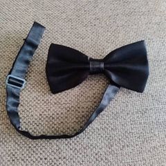 Bow Tie black adjustable in excellent condition adult size FREE STANDARD POSTAGE INCLUDED