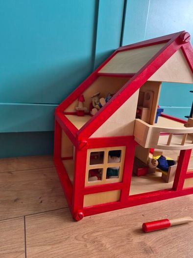 Vintage Dollhouse