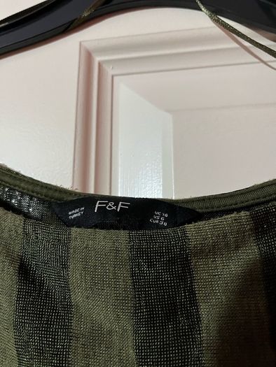 F & F Top, green, size 10.