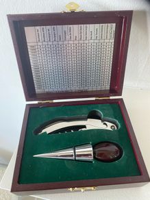 NEW-Bottle Opener & Stopper