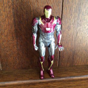 Marvel Legends Spiderman Homcoming Iron Man 5.5 inch  Action Figure