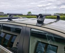 Roof bars Toyota Hilux