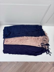 3x free pashminas