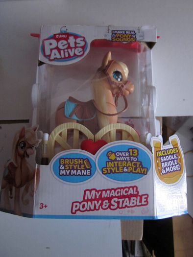 Zuru Pets Alive My Magical Pony/Stable New