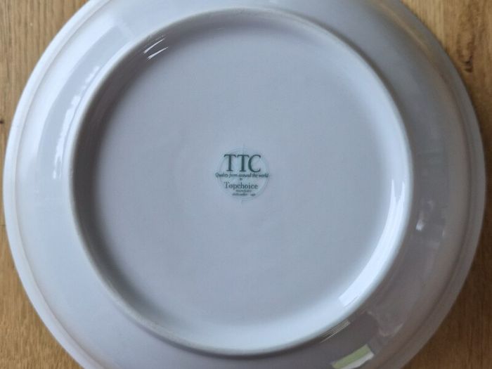 Table Top Company Highlife pattern 9 inch serving bowls X 3