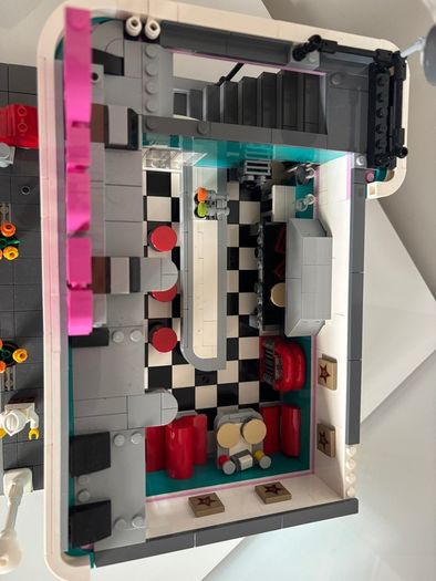 LEGO Creator Lot 6 Sets - 10232 10251 10246 10260 10218 10243
