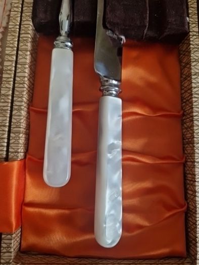 Vintage carving set