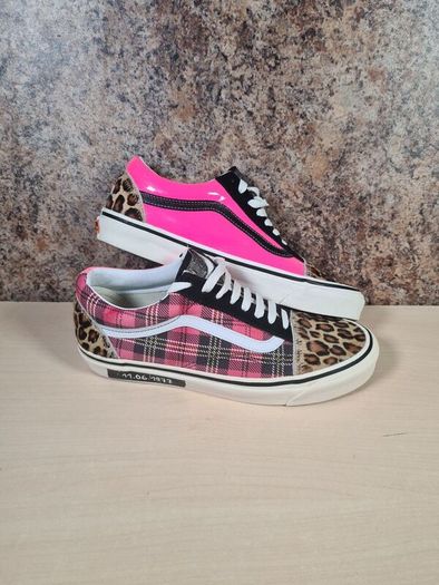 mens VANS ENGLISH INVASION SEX PISTOLS trainers runners shoes tartan pink leopard Size UK 8.5 EU 42.5 RARE