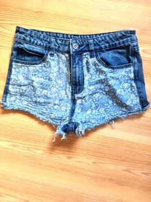 Cool print denim shorts