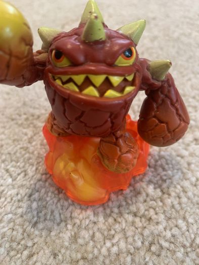 Skylanders 32 piece figures bundle
