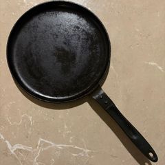 Vintage crepe AC cast iron pan