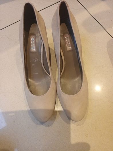 Ecco Suede Shoes.  S.40- 7. B.N.W.T