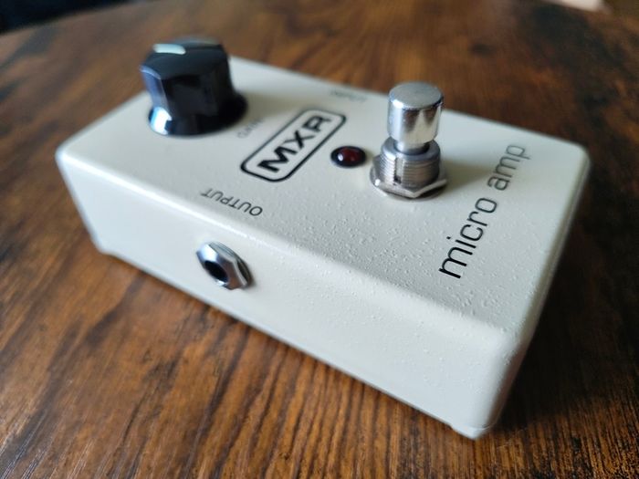 MXR Micro Amp (M133)