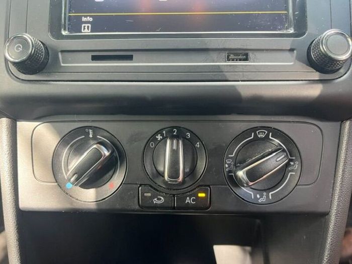 Volkswagen Polo 2012 Comfortline, Carplay/Android