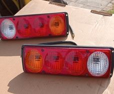 Universal 4-Chamber 12V Rear Tail Light Clusters