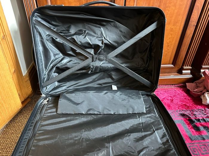Luggage suitcase medium