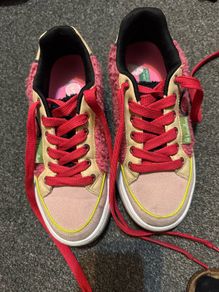 Benetton trainers - size 5