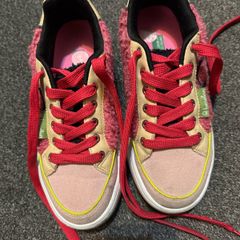 Benetton trainers - size 5