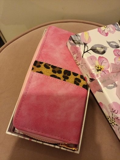 Brand new boxed ladies wallet