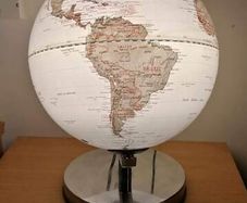 Illuminated World Globe - Desk Lamp