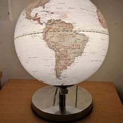 Illuminated World Globe - Desk Lamp