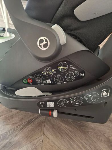 Cybex Cloud T i-Size Car Seat /  Base T 360 degree Rotating ISOFIX Base and Pushchair Adaptors