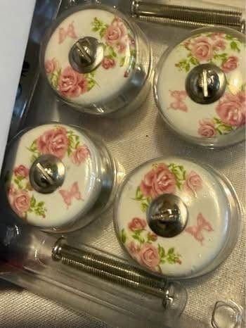 4 ceramic knobs
