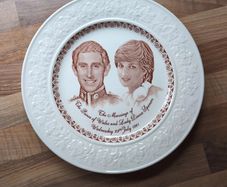 Vintage 1981 Prince Charles & Lady Diana Royal Wedding Commemorative Plate