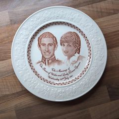 Vintage 1981 Prince Charles & Lady Diana Royal Wedding Commemorative Plate
