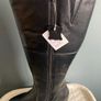 Size uk5 black leather boots Image 5