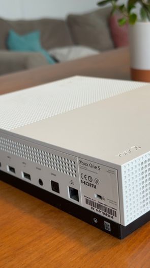 Xbox One S