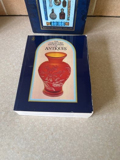 Collectors Encyclopedia of Antiques by Phoebe Phillips
