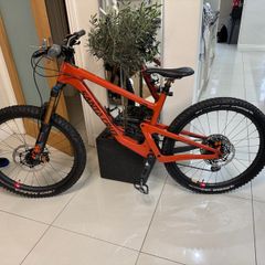 Santa Cruz Nomad Carbon CC