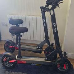 Kugoo Kirin M4 Pro E-Scooter with folding frame and fitted seat